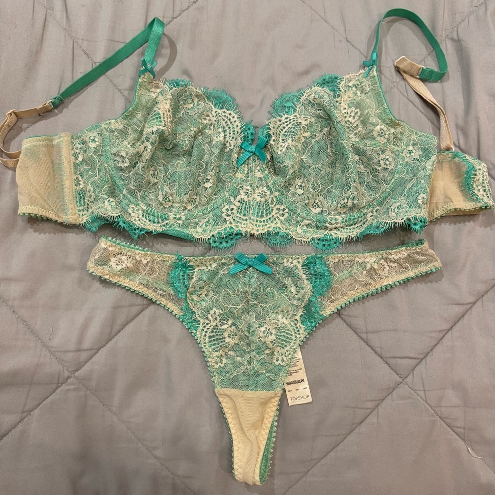 Topshop Lace Lingerie Set in Green and Cream